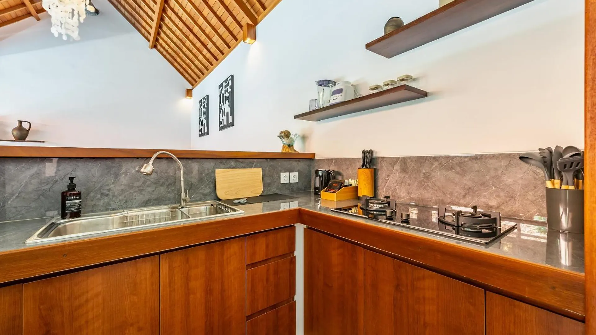 Villa Marsin Umalas - 10 Minutes To Finns Beach Club Семиньяк